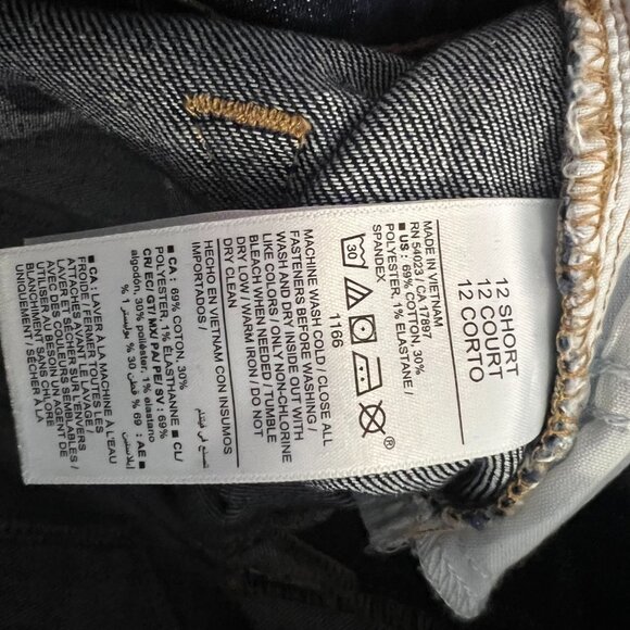 Old Navy Mid-Rise Wow Boot Cut Jeans Dark Wash Women's Size 12 Short - Picture 8 of 8